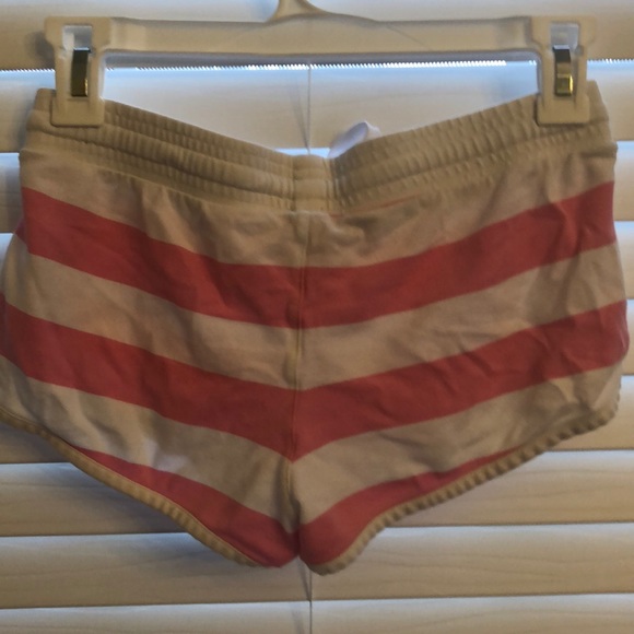 🌟Victoria’s Secret PINK shorts - Picture 2 of 4